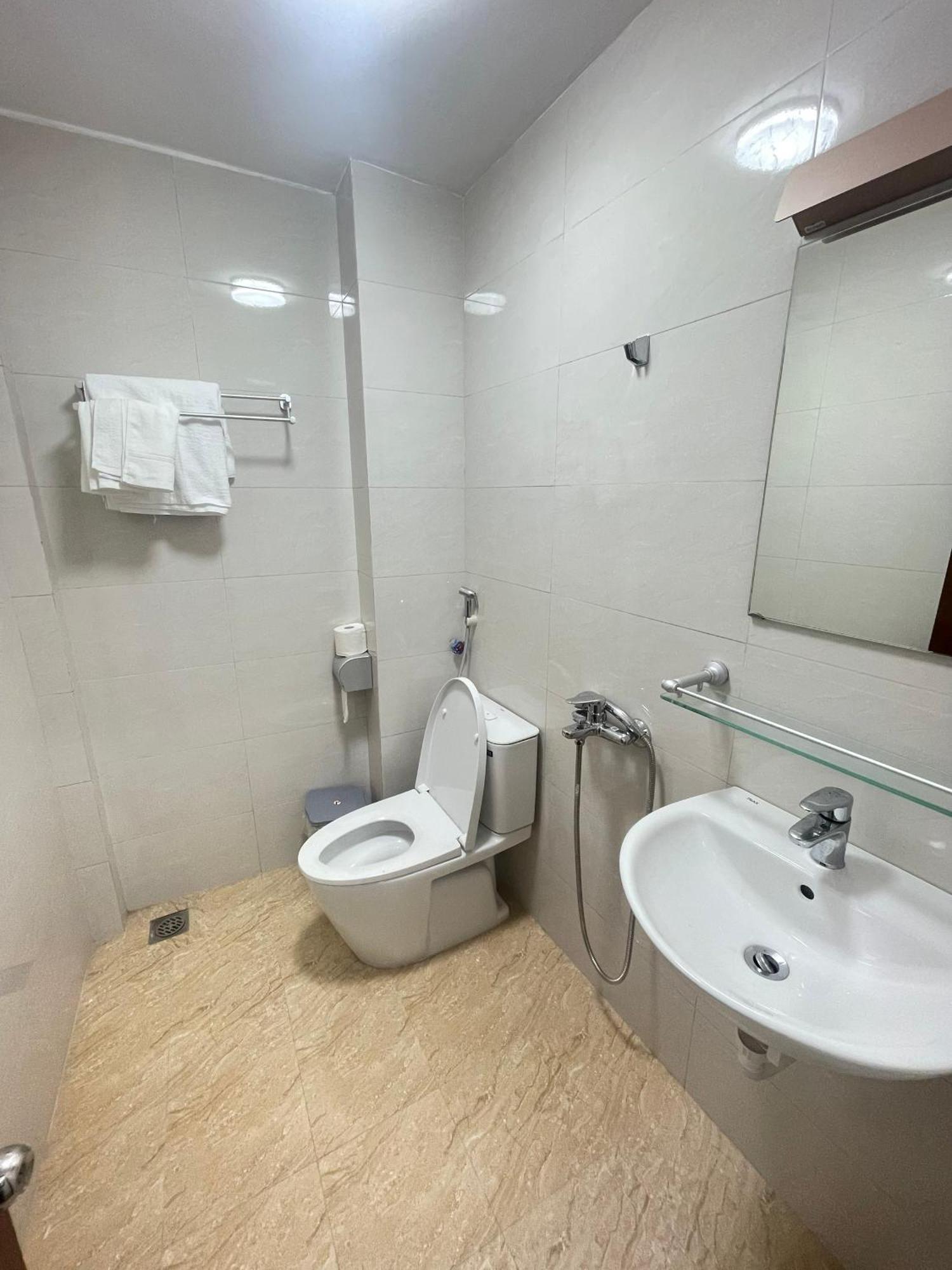 Agarwood Hostel Ханой Екстериор снимка